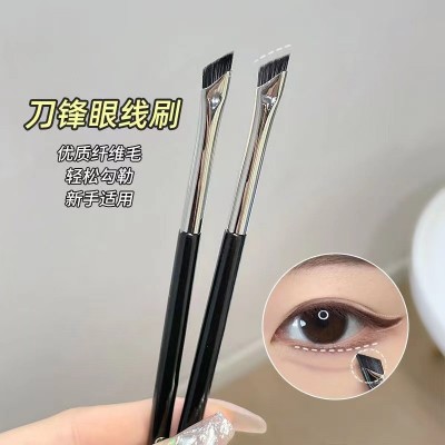 镰刀眼线刷扁平斜角刀锋眼线刷眼脸下至卧蚕刷眉刷眼部化妆刷便携图3